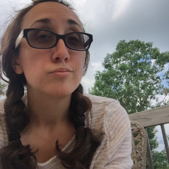 Meet your Posher, Jeny - Picture 4 of 5